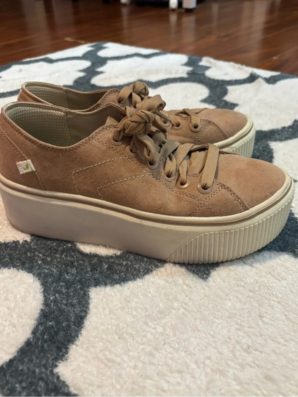 Dr Scholls Platform Suede Sneakers in Tan